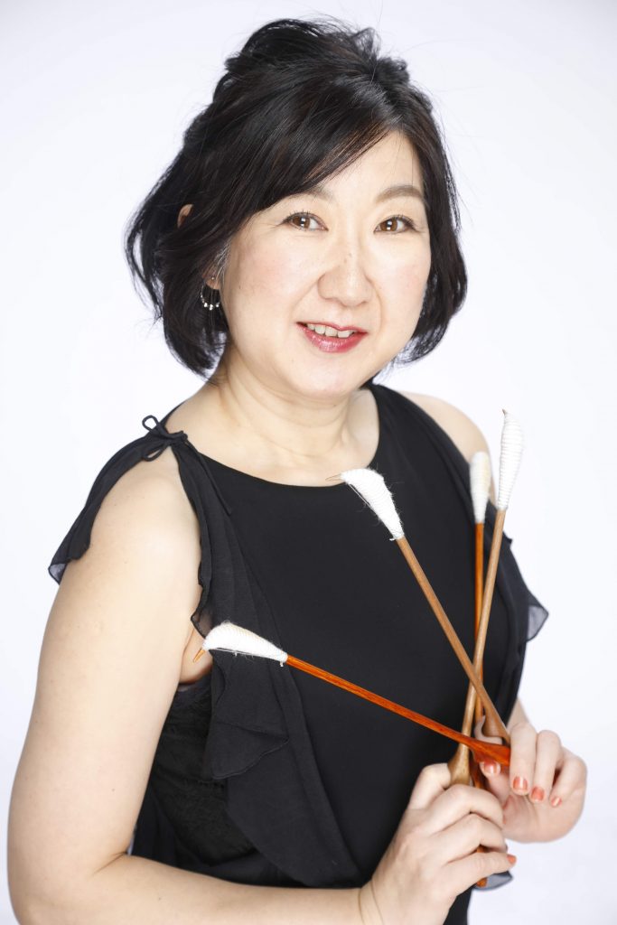 崎村潤子(マリンバ・ピアノ・ツィンバロン)